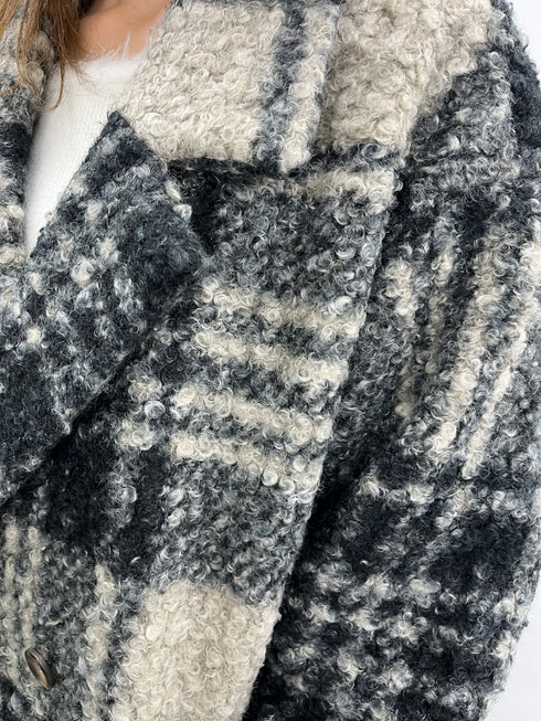 チェック柄ミドル丈コート